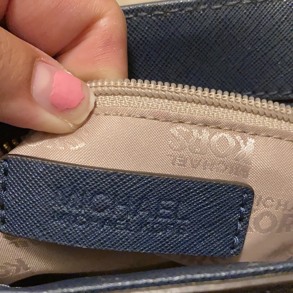 Michael Kors mini purse - Picture 10 of 11